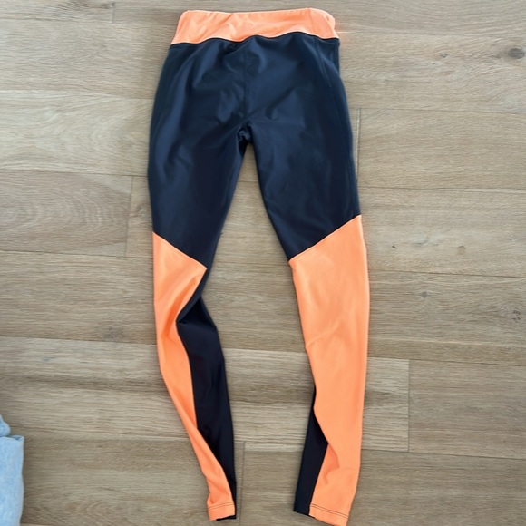 Under Armour compression leggings - Picture 5 of 5